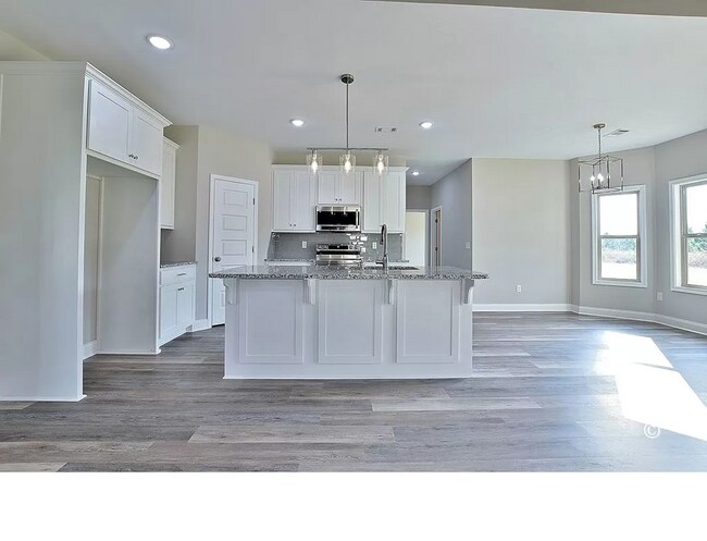 Building Photo - Coming soon - July Move In Date