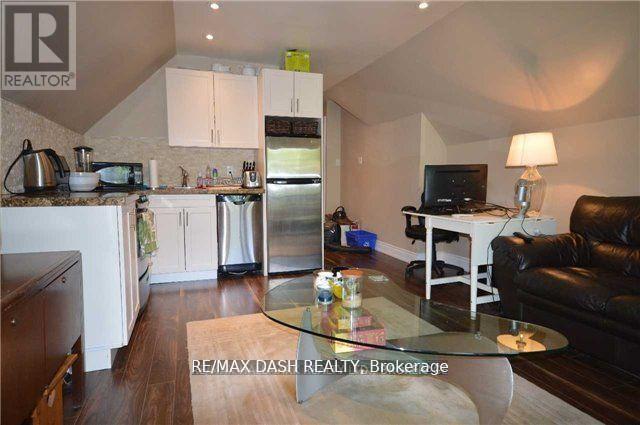 Photo du bâtiment - 141 Admiral Rd