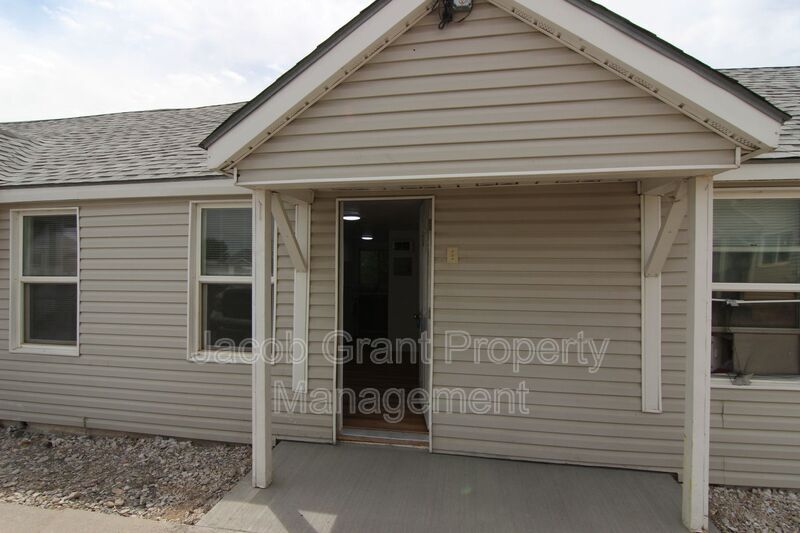 Primary Photo - 4719 Yellowstone Ave