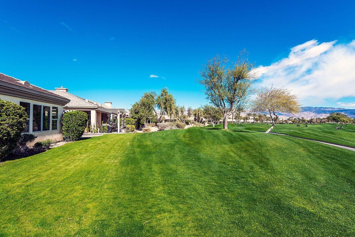 Primary Photo - 44076 Royal Troon Dr