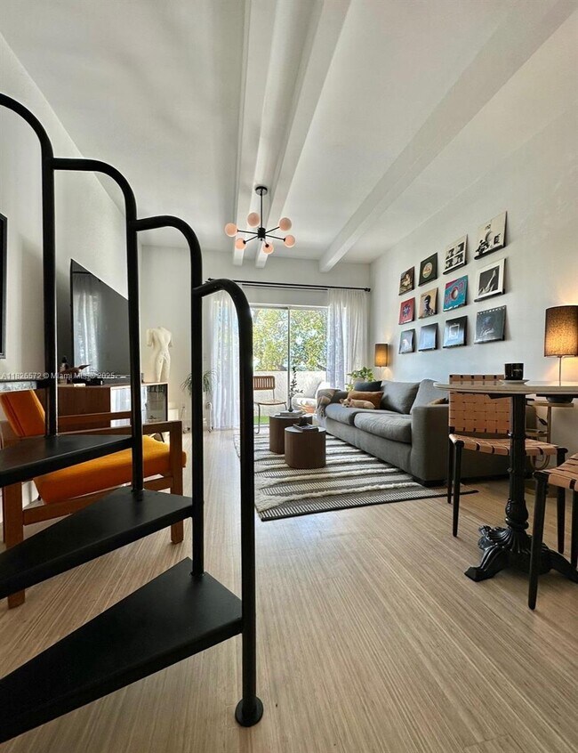 Foto del edificio - 7801 NE 4th Ct