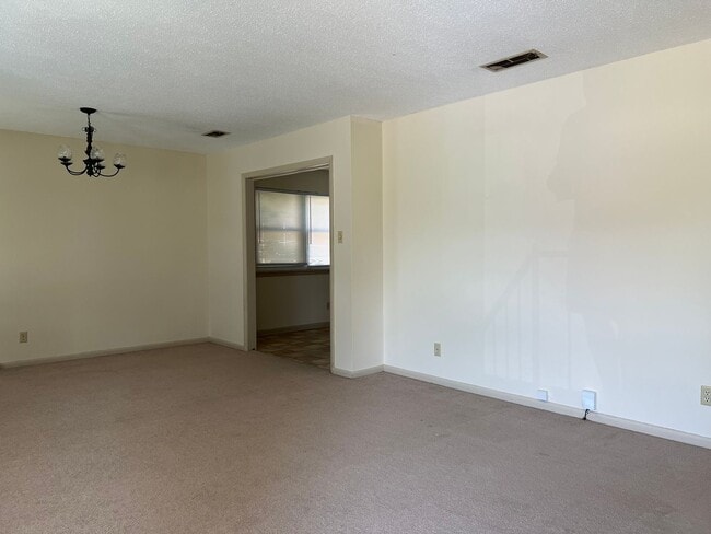 Foto del edificio - 4612 N Cypress St