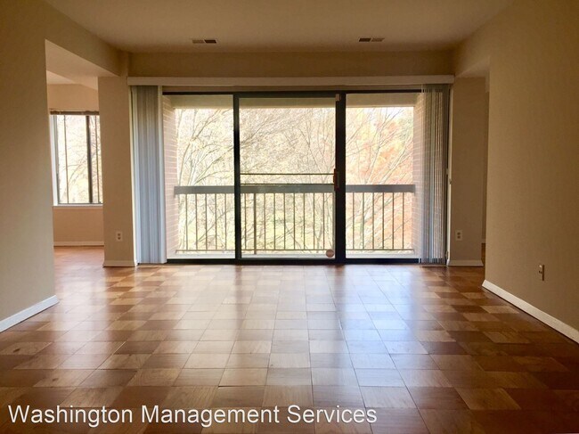 Foto del edificio - 5801 Edson Ln