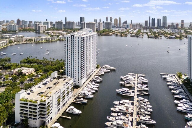 Foto del edificio - 17301 Biscayne Blvd