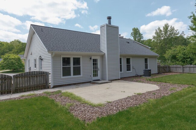 Building Photo - APPLICATIONS PENDING! Maintenance-free 3 b...