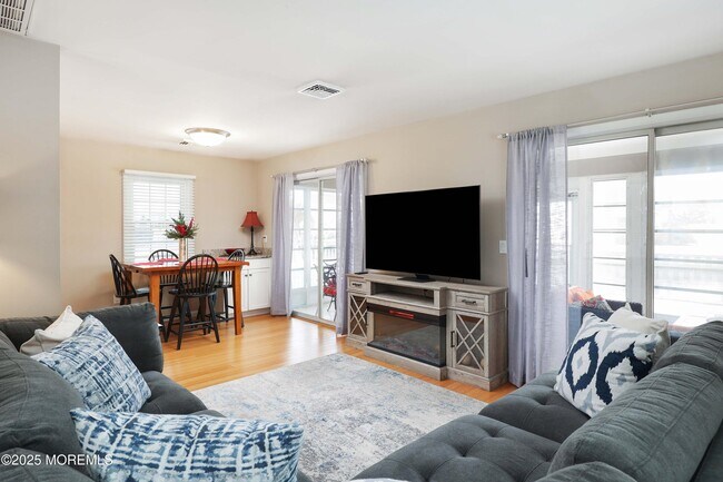 Foto del edificio - 41 Longpoint Dr