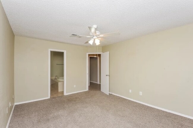 Building Photo - 4903 St Thomas Pl