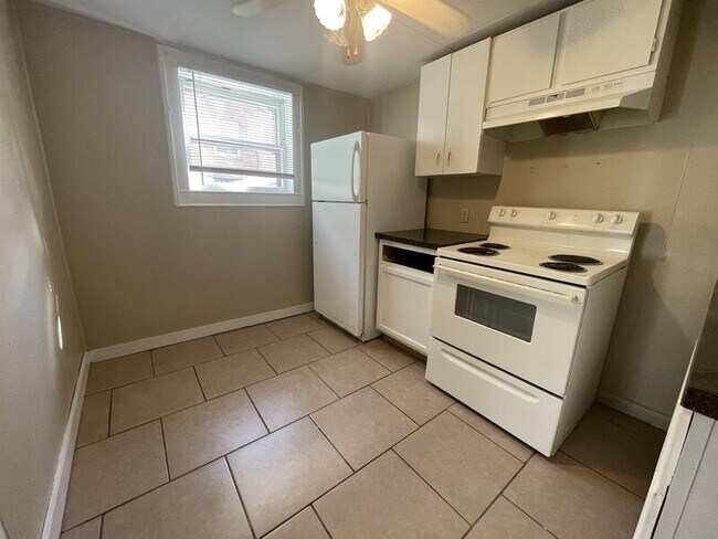 Building Photo - 321 S 3rd St