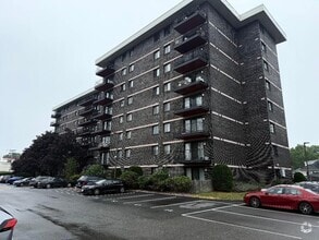Building Photo - 500 Washington St