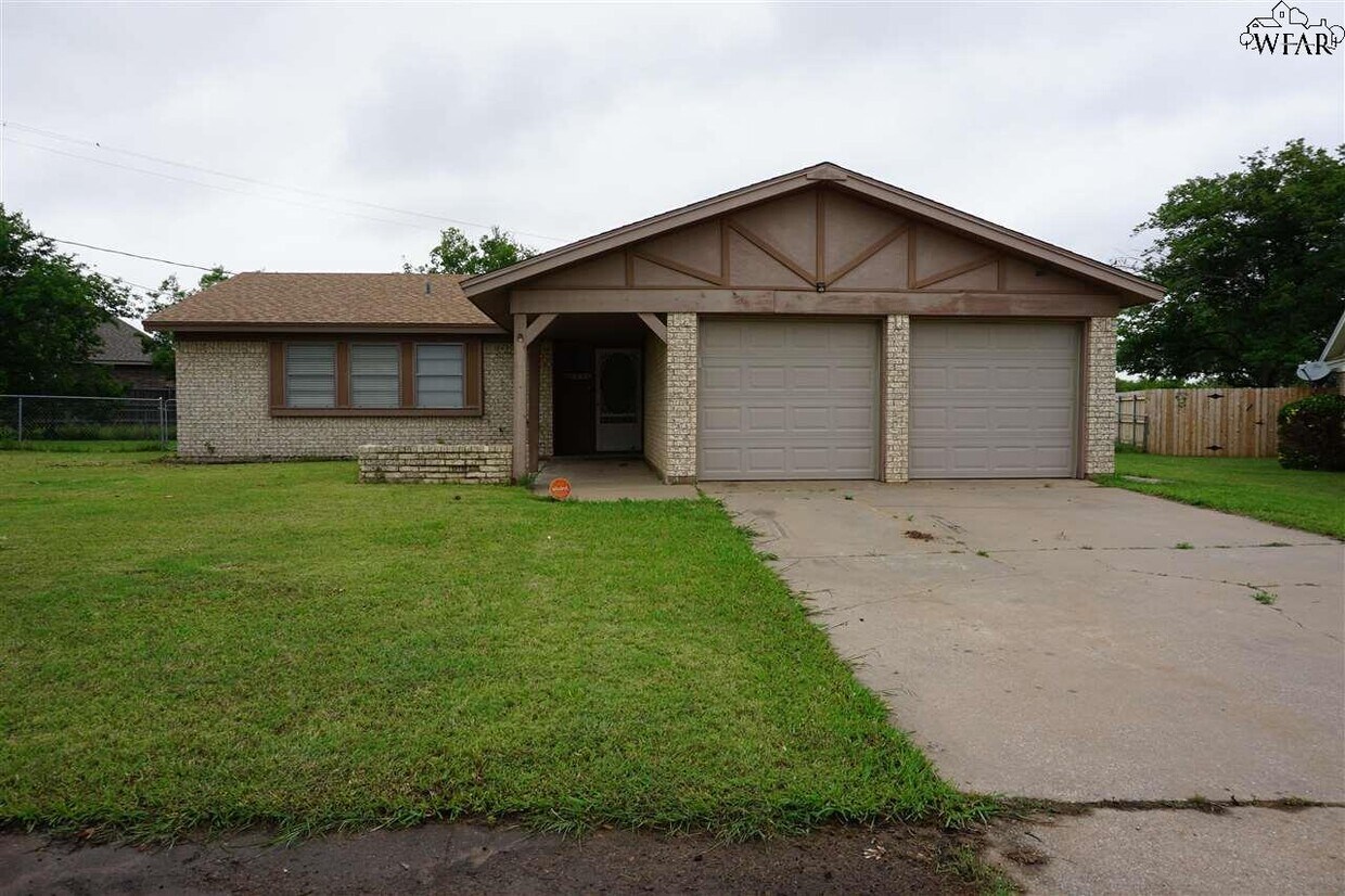 2316 Perrin Dr, Wichita Falls, TX 76306 House Rental in Wichita Falls