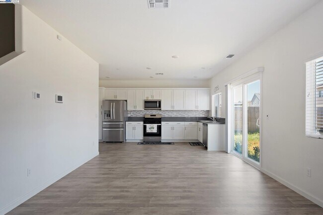 Building Photo - 1491 Dorona Ln