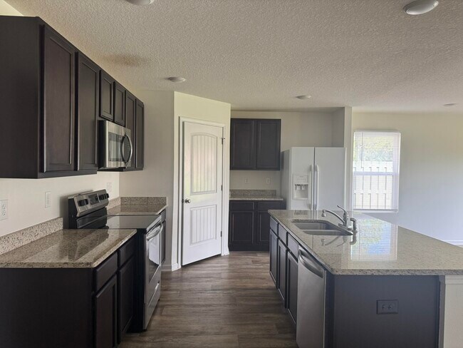 Building Photo - 706 Widgeon Wy