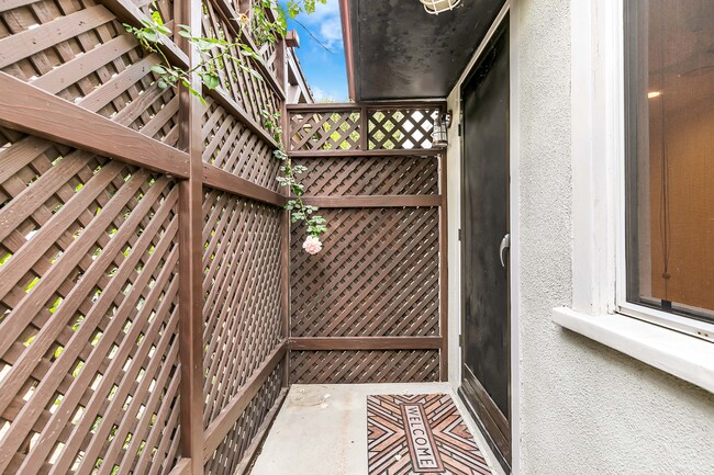 Building Photo - 10948 Aletta Ave