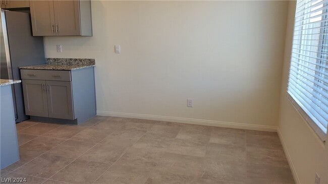 Building Photo - 382 Larksong Ave