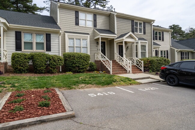 Two Bedroom Townhome in Raleigh's Heart! - Two Bedroom Townhome in Raleigh's Heart!