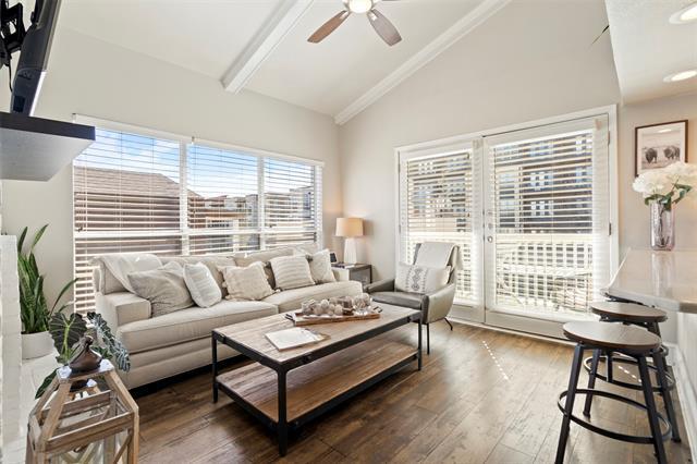 Foto del edificio - 5916 Sandhurst Ln