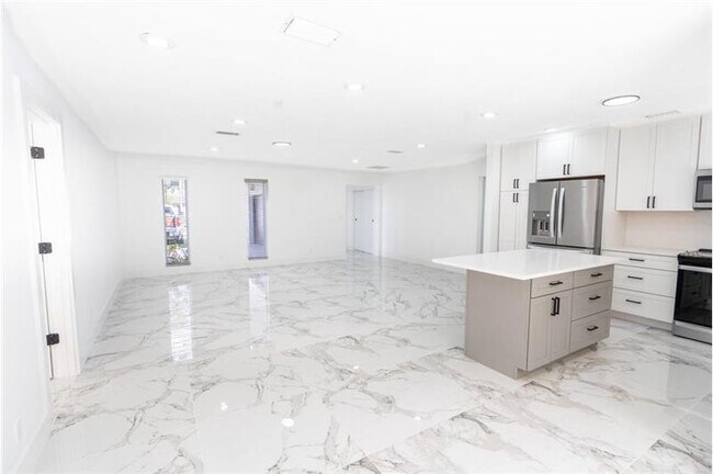 Foto del edificio - 1070 SW 18th St