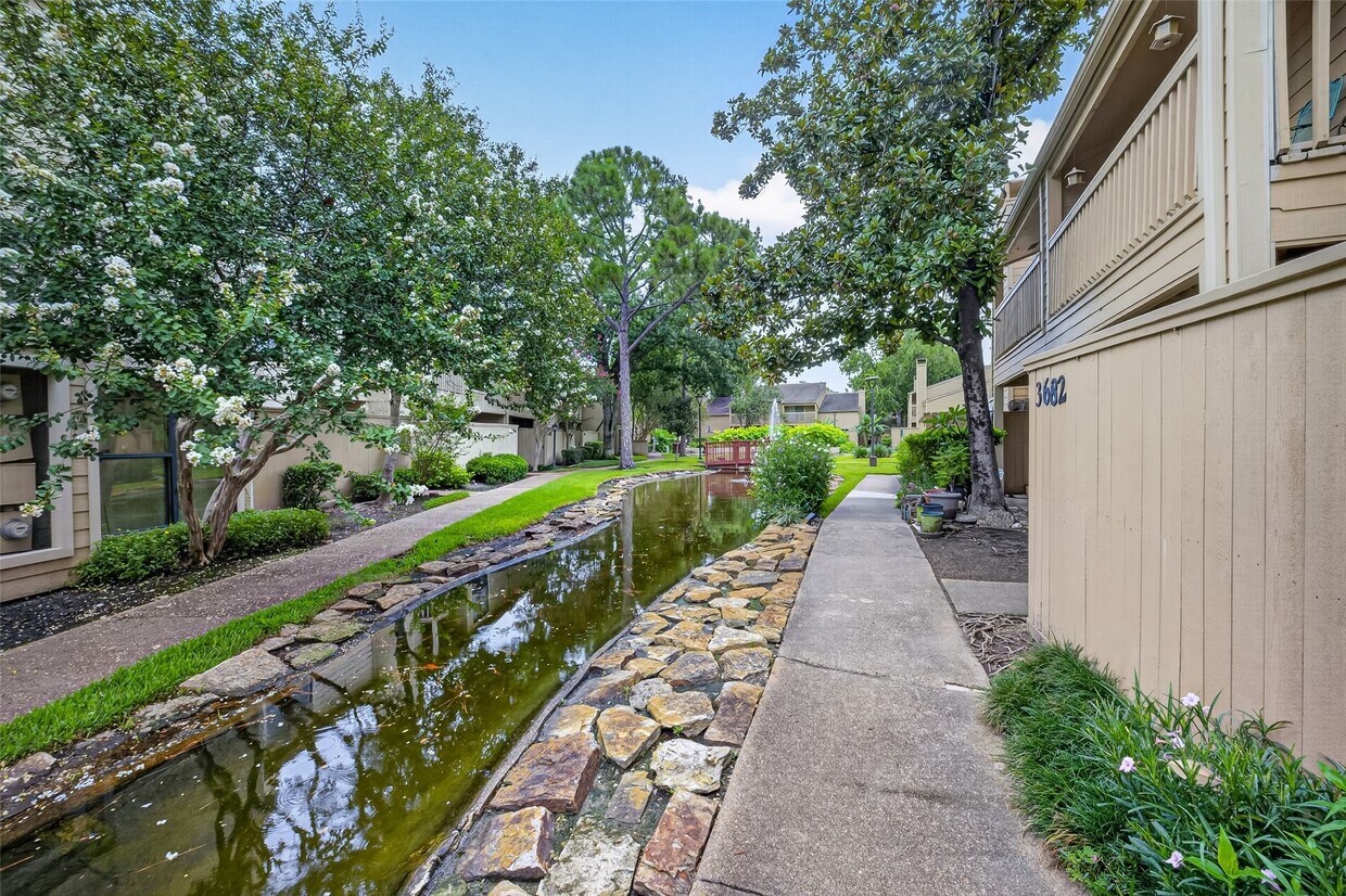 Foto del edificio - 9435 Pagewood Ln