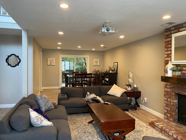 Building Photo - 1720-1722 Harriman Ln