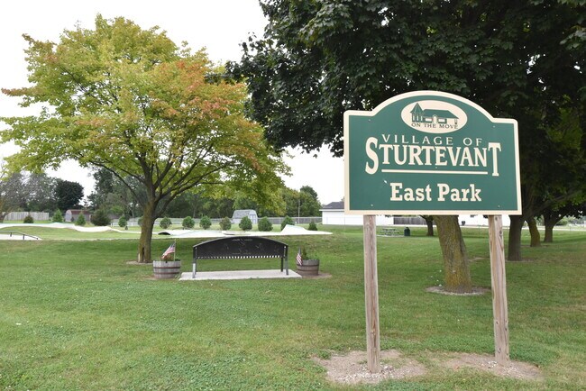 Foto del edificio - 8804 Corliss Ave