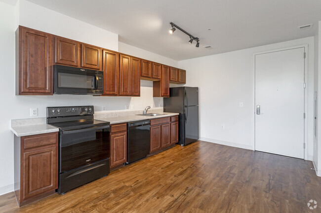 1 BR, 1 BA - 652 SF - South Capitol Apartments