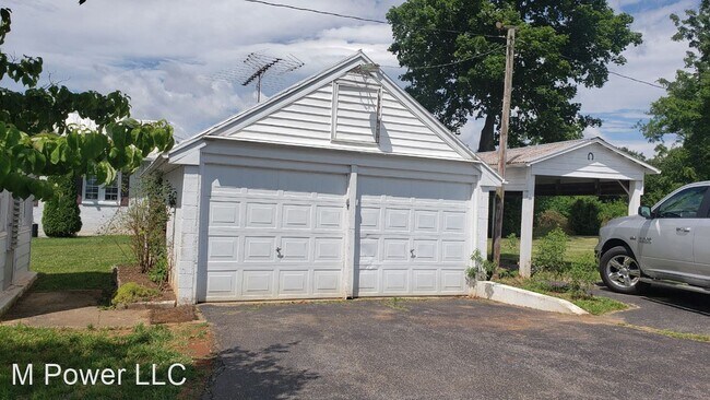 Building Photo - 3 br, 2 bath House - 134 Wayside Dr.