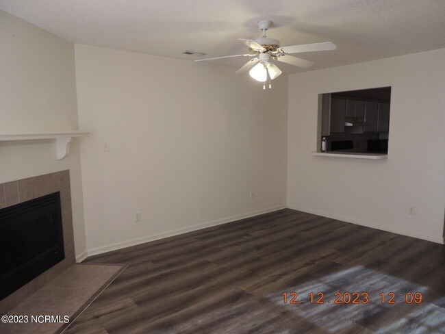 Building Photo - 1203 Pueblo Dr