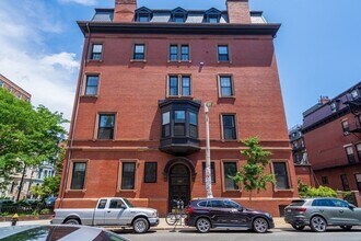 Building Photo - 285 Clarendon St