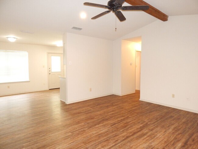 Foto del edificio - Whitehouse ISD! Lovely 3 Bedroom, 2 Bath Home