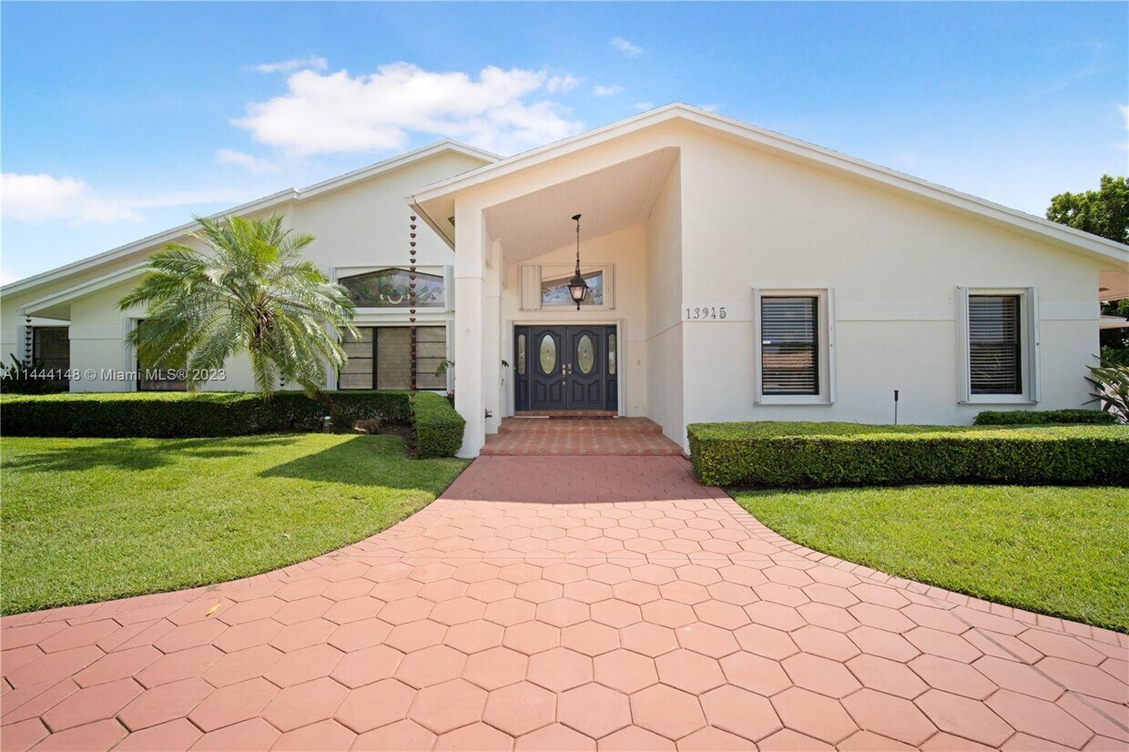 Primary Photo - 13945 SW 107th Ct