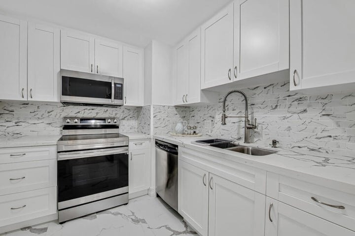 Photo - 5600 N Flagler Dr (West Palm Beach, FL)