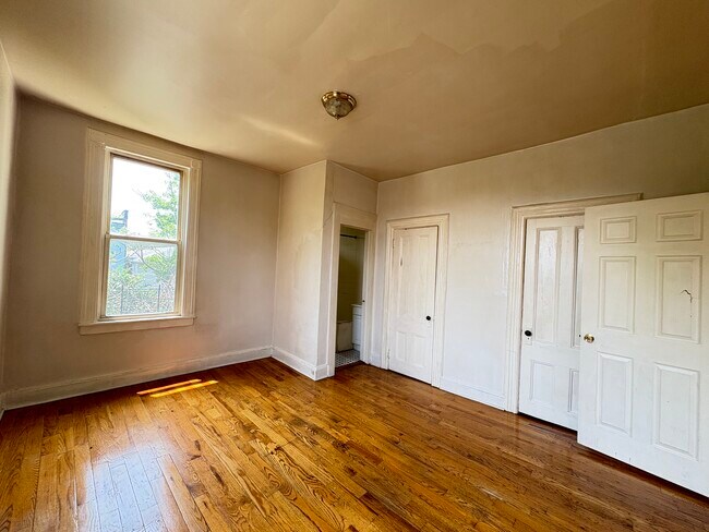 391 Forrest St 7 - 387 Forrest St