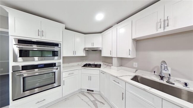 Building Photo - 11355 Vedrines Dr
