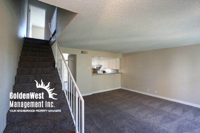 Building Photo - 2080 Karen Ave