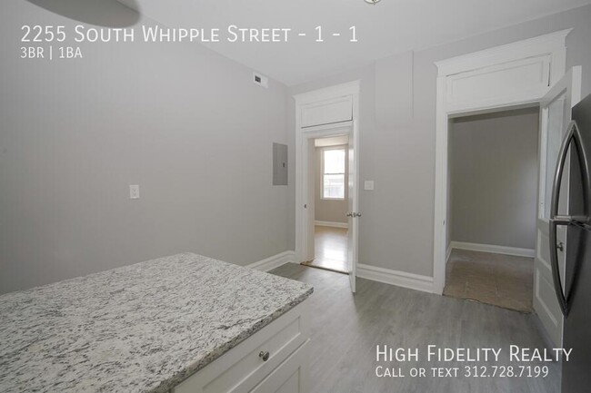Foto del edificio - 2255 S Whipple St