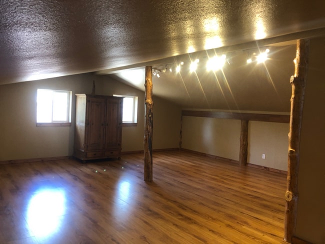 Building Photo - 13601 Pine Creek Rd