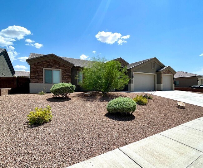 Building Photo - Beautiful 3 Bedroom, 2 Bathroom Home in Vi...