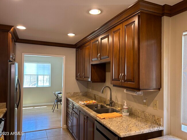 Building Photo - 6229 E Catalina Dr