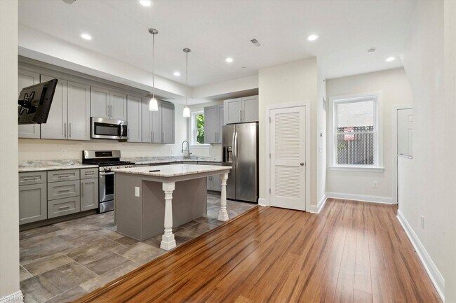 Foto del edificio - 3 br, 3 bath Duplex - 1528-30 INGERSOLL ST...