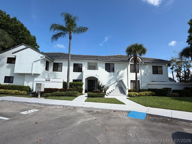 Foto del edificio - 15758 Loch Maree Ln