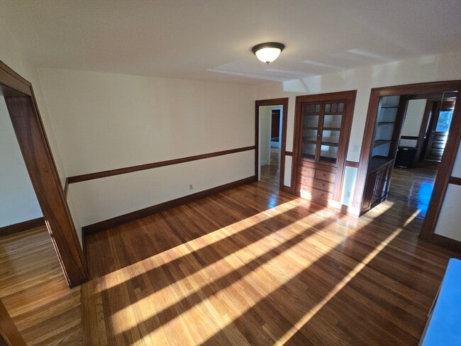 Foto del edificio - 56 Creeley Rd