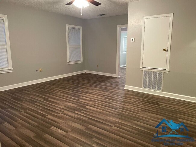 Foto del edificio - 2 Bed/ 1 Bath in Santa Rita for Rent