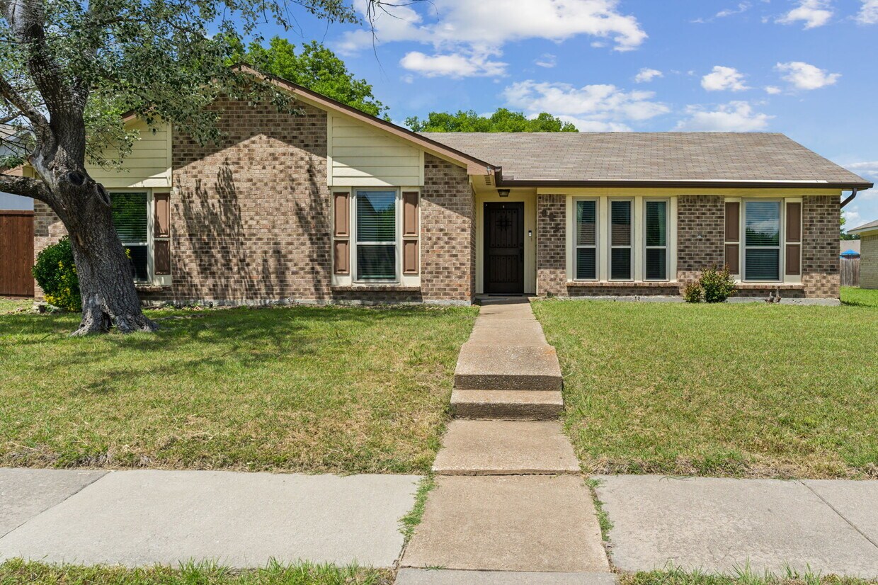 Foto principal - 805 Harvest Glen Dr