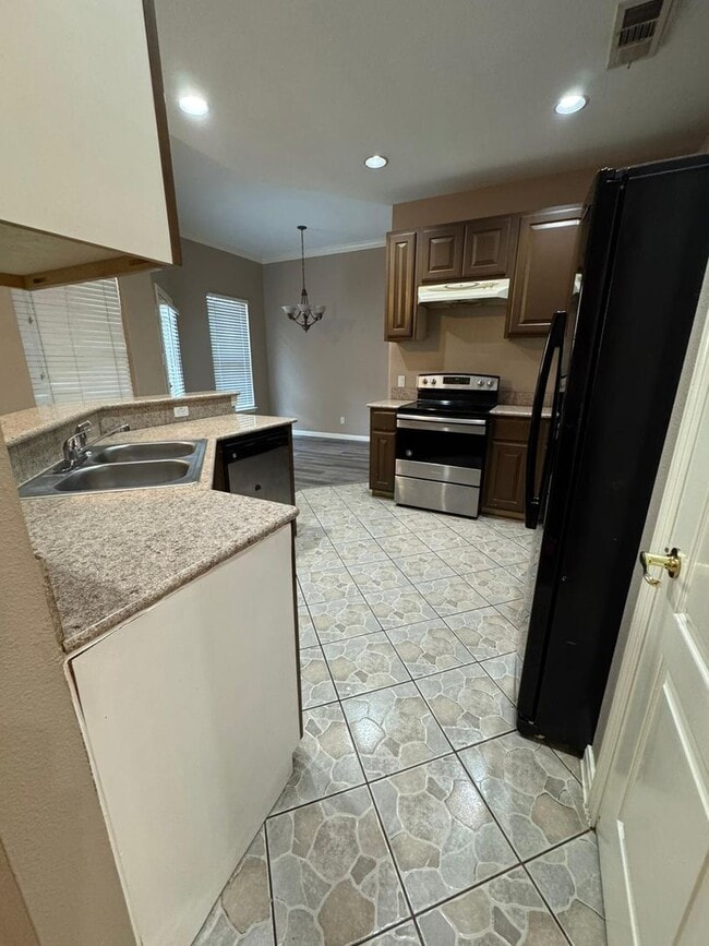 Building Photo - 524 Alcalde St