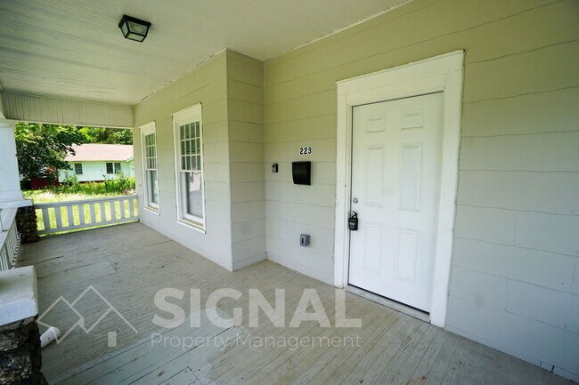 Foto del edificio - 223 47th Pl N