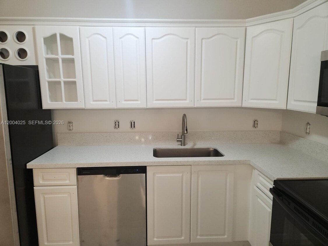 Foto del edificio - 7570 NW 176th Terrace