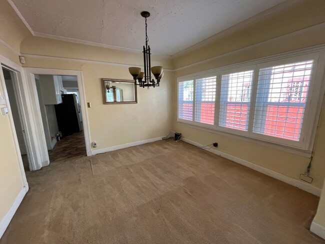 Building Photo - Charming 3-Bedroom Home in Prime Los Angel...