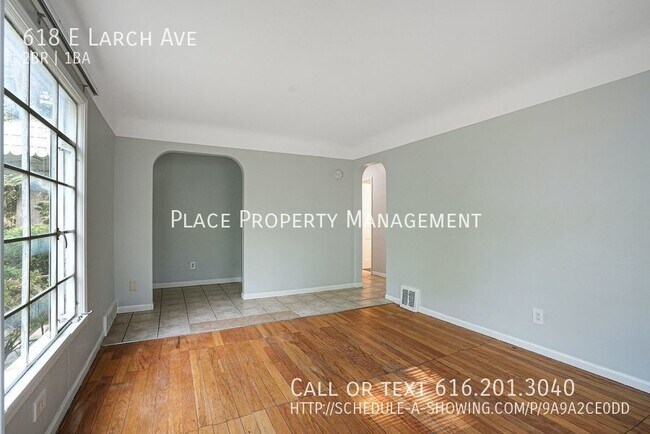 Building Photo - 618 East Larch - 2 Bed/1 Bath Single Famil...