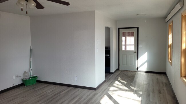 Foto del edificio - 409 S Madison Ave