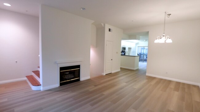 Building Photo - 133 Montana Del Lago Dr